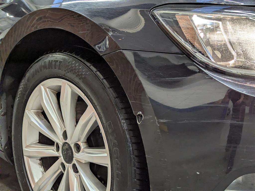 <p>2015 VOLKSWAGEN PASSAT SE BUSINESS TDI BM</p>