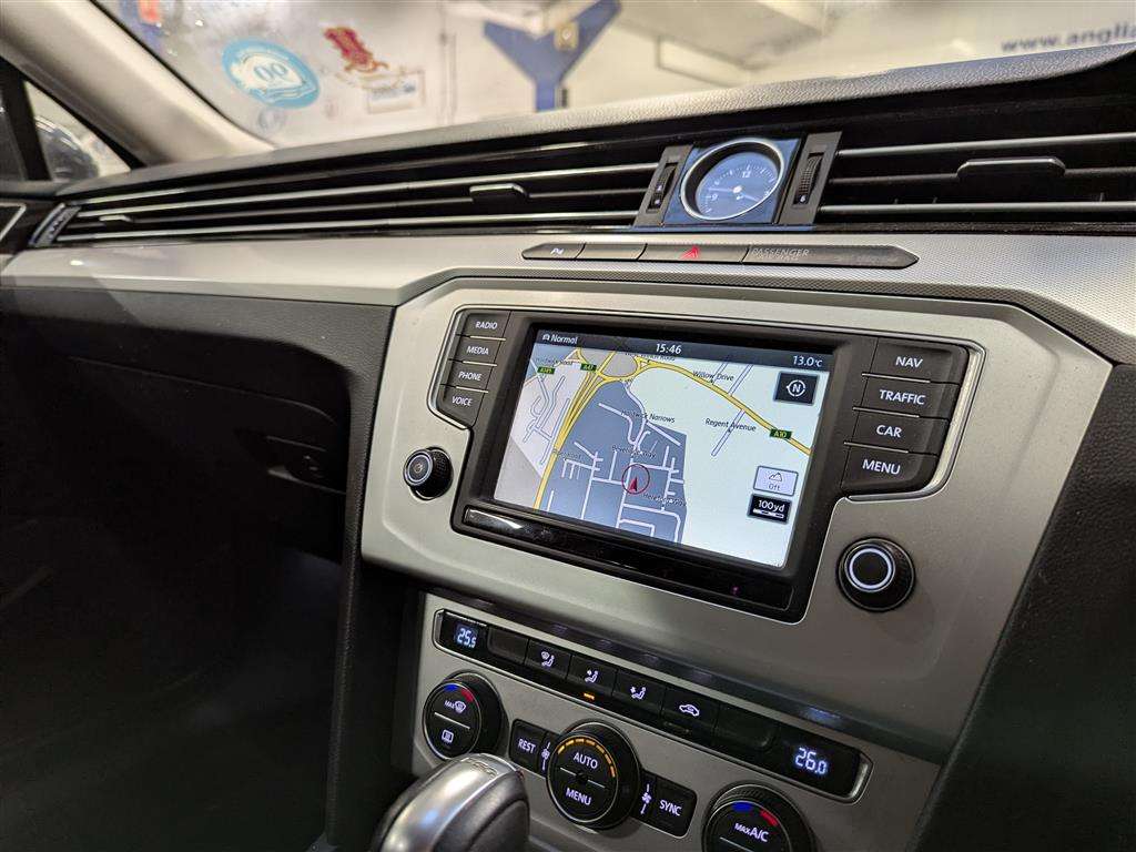 <p>2015 VOLKSWAGEN PASSAT SE BUSINESS TDI BM</p>