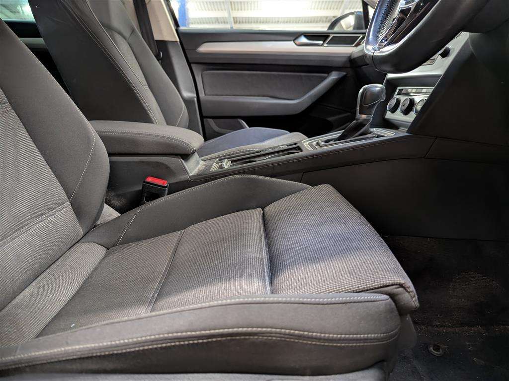 <p>2015 VOLKSWAGEN PASSAT SE BUSINESS TDI BM</p>