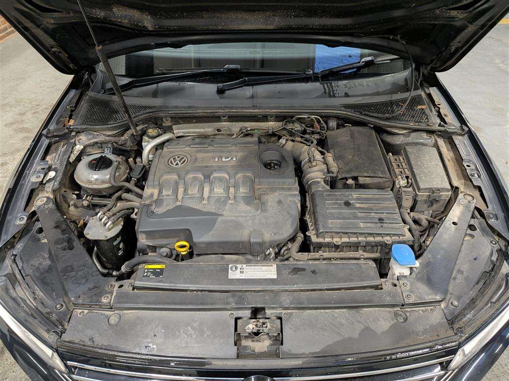 <p>2015 VOLKSWAGEN PASSAT SE BUSINESS TDI BM</p>