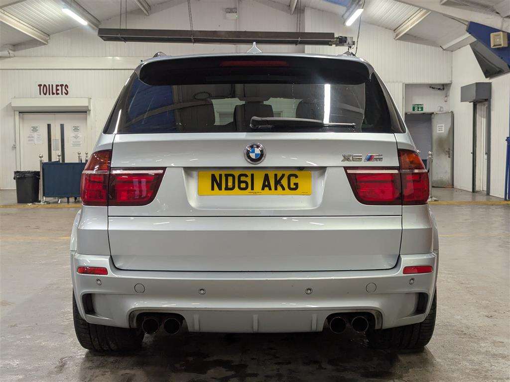 <p>2011 BMW X5 M TURBO AUTO</p>