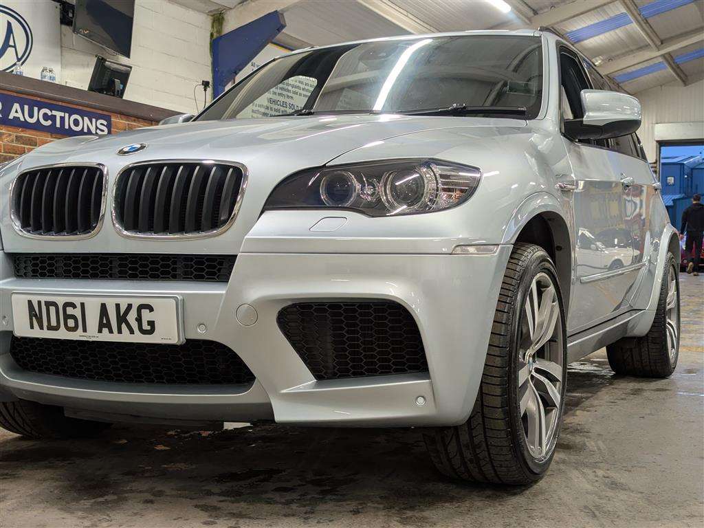 <p>2011 BMW X5 M TURBO AUTO</p>