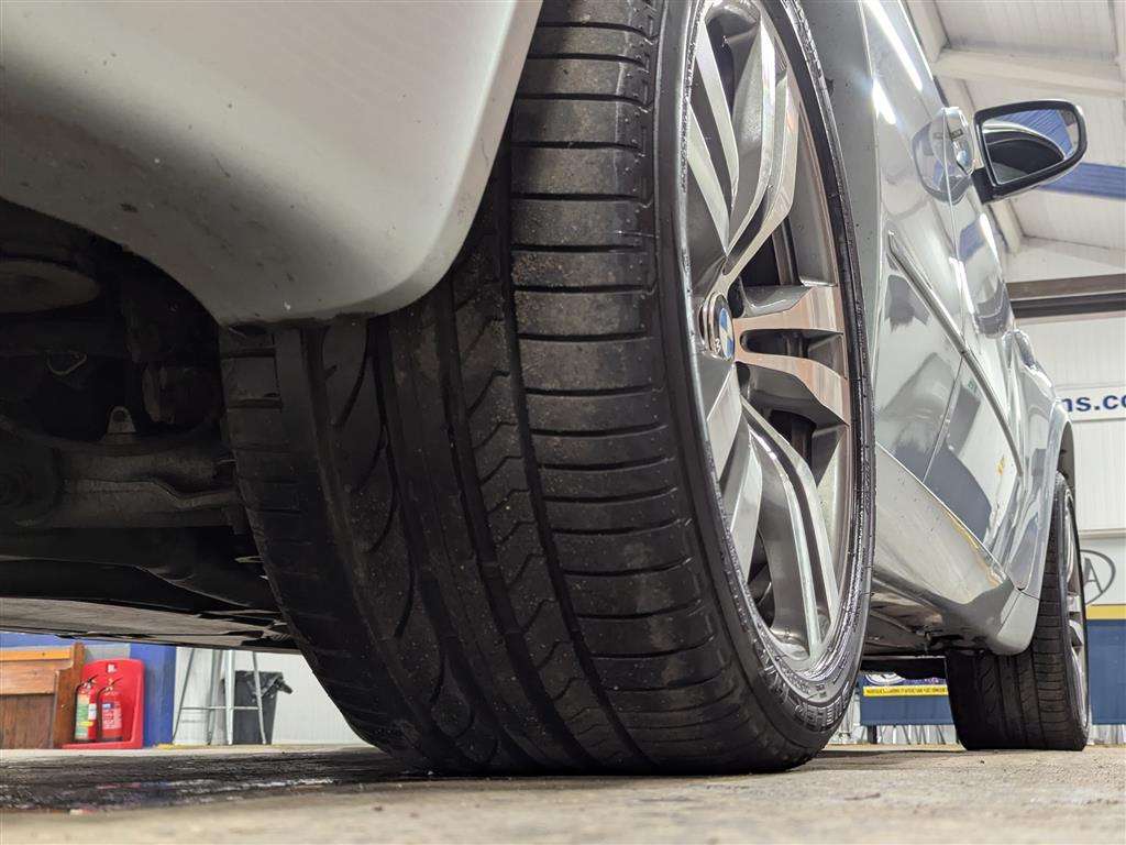 <p>2011 BMW X5 M TURBO AUTO</p>