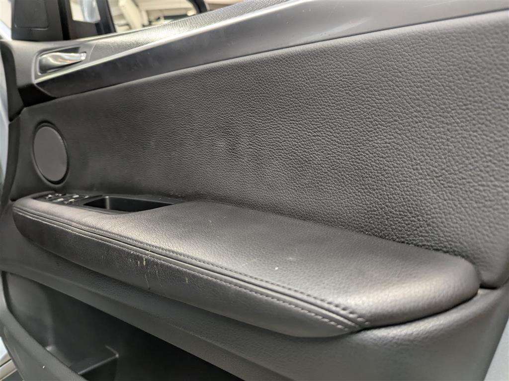 <p>2011 BMW X5 M TURBO AUTO</p>