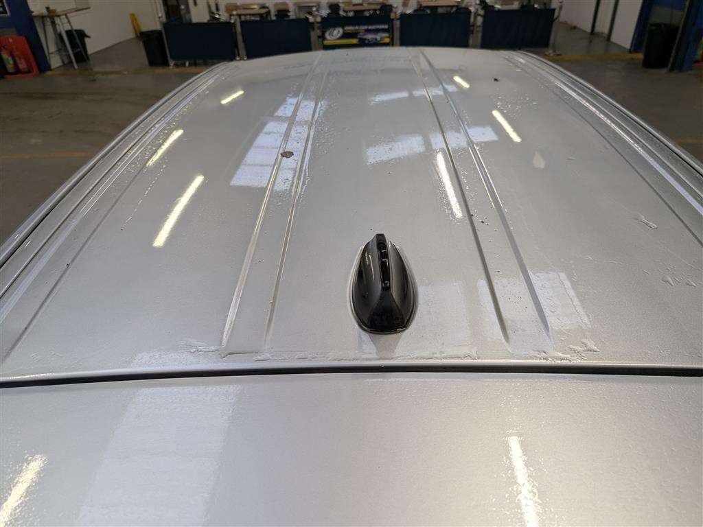 <p>2019 LAND ROVER</p>