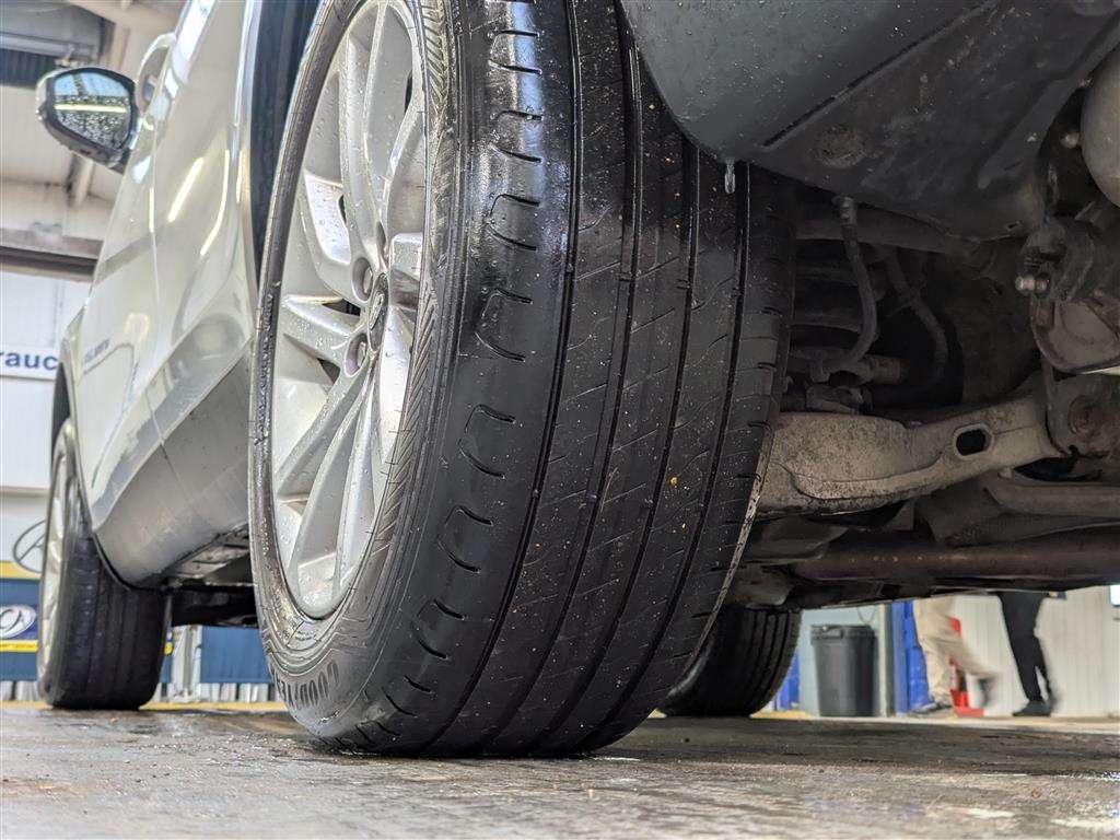 <p>2019 LAND ROVER</p>