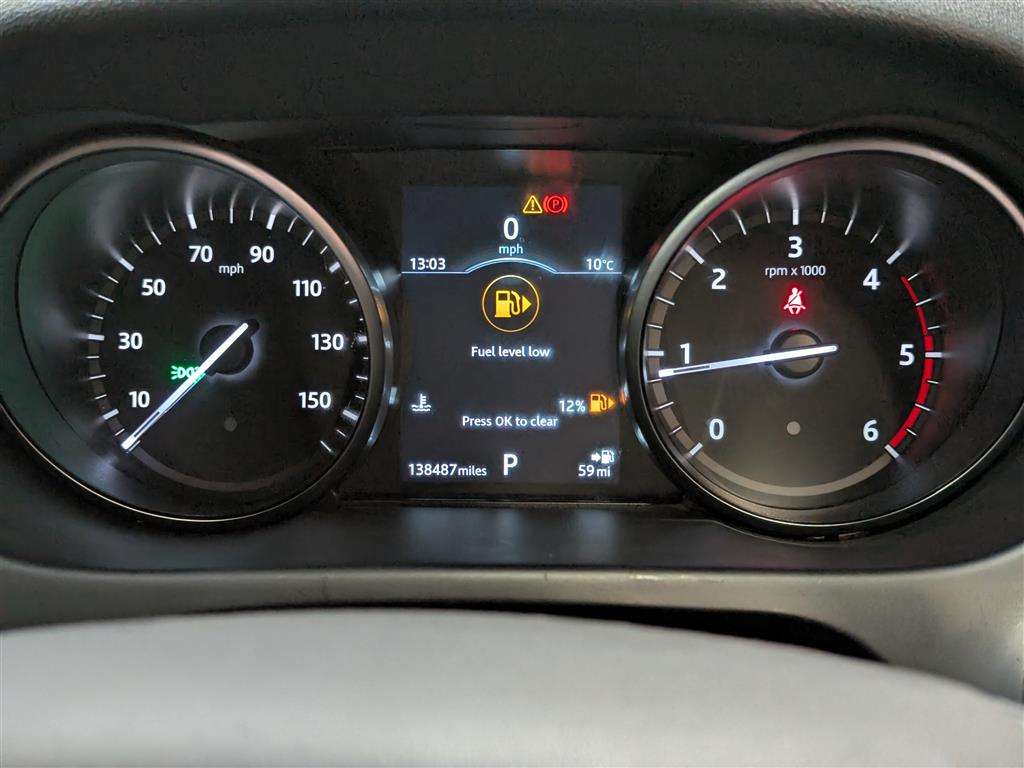 <p>2019 LAND ROVER</p>