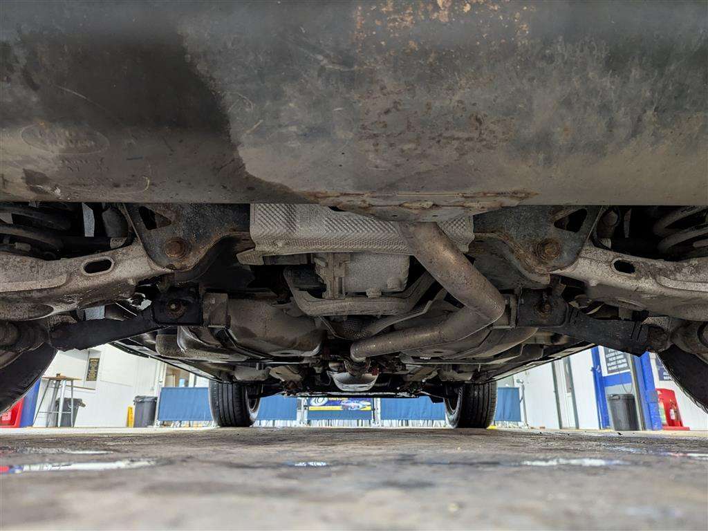 <p>2019 LAND ROVER</p>