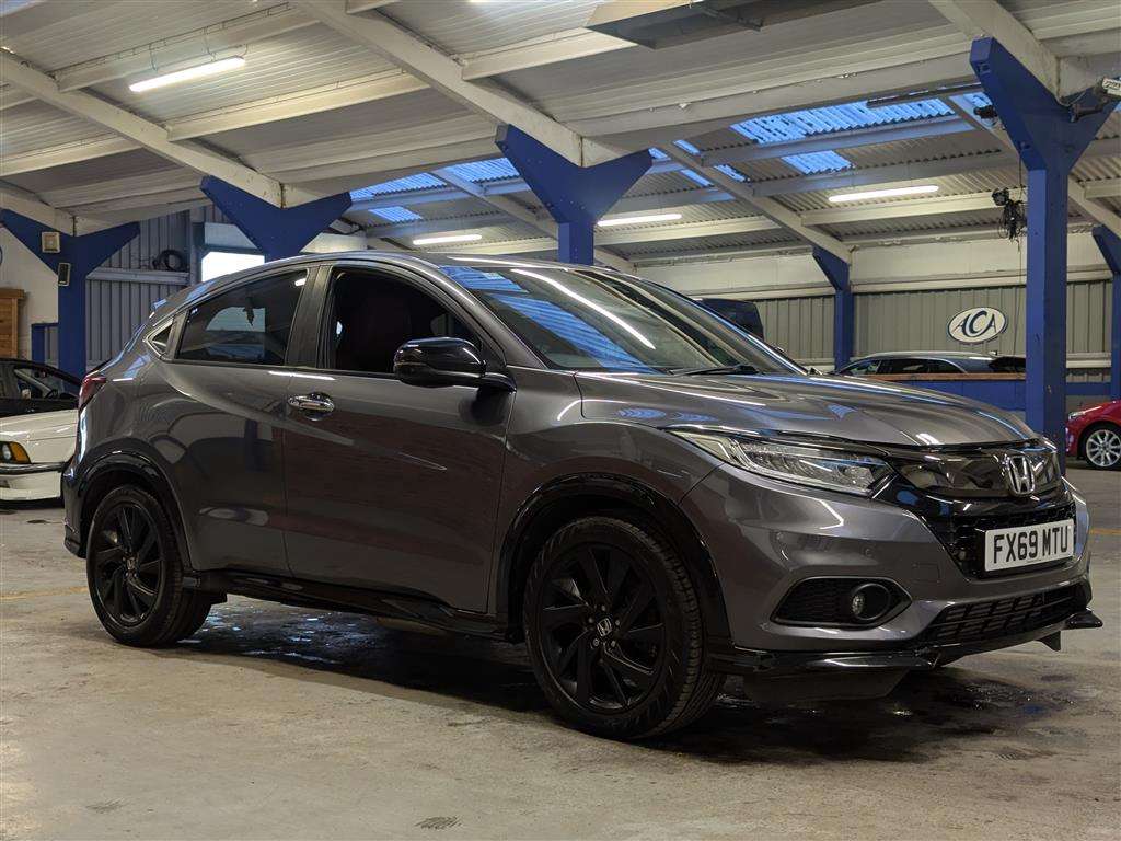 <p>2019 HONDA HR-V SPORT I-VTEC</p>