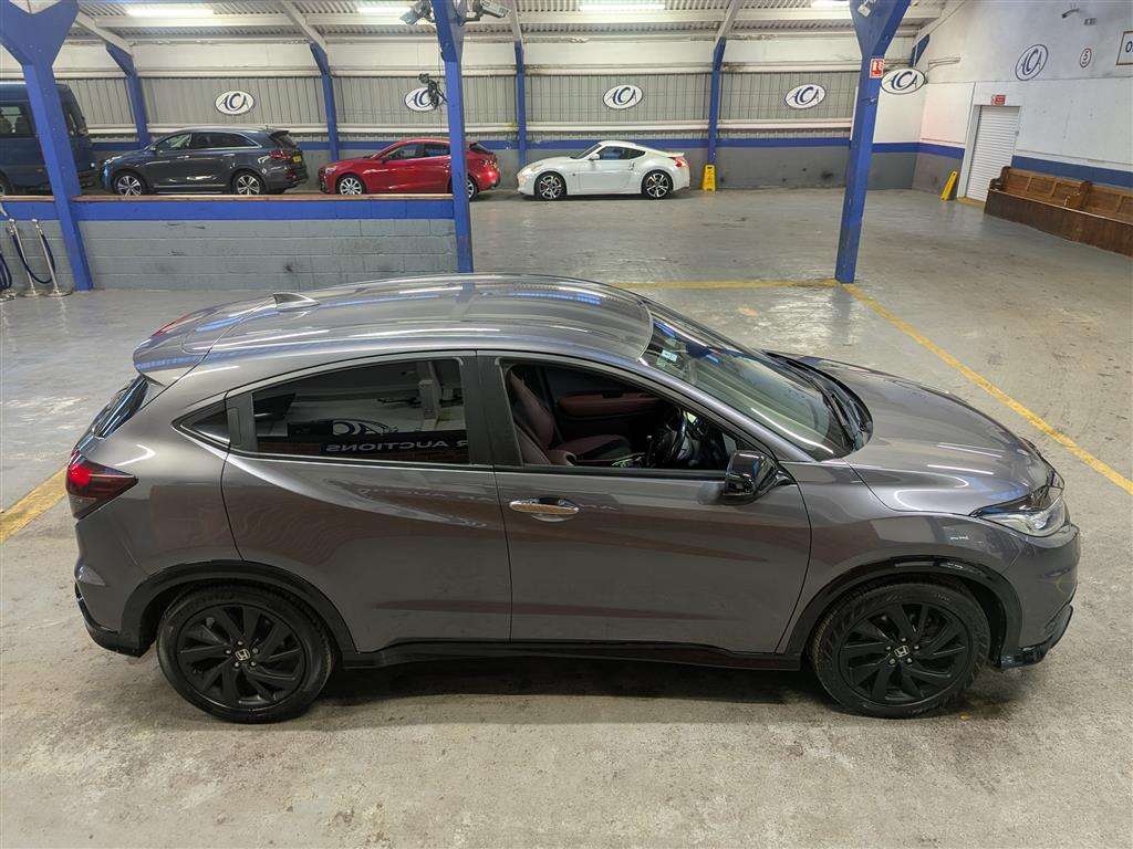 <p>2019 HONDA HR-V SPORT I-VTEC</p>