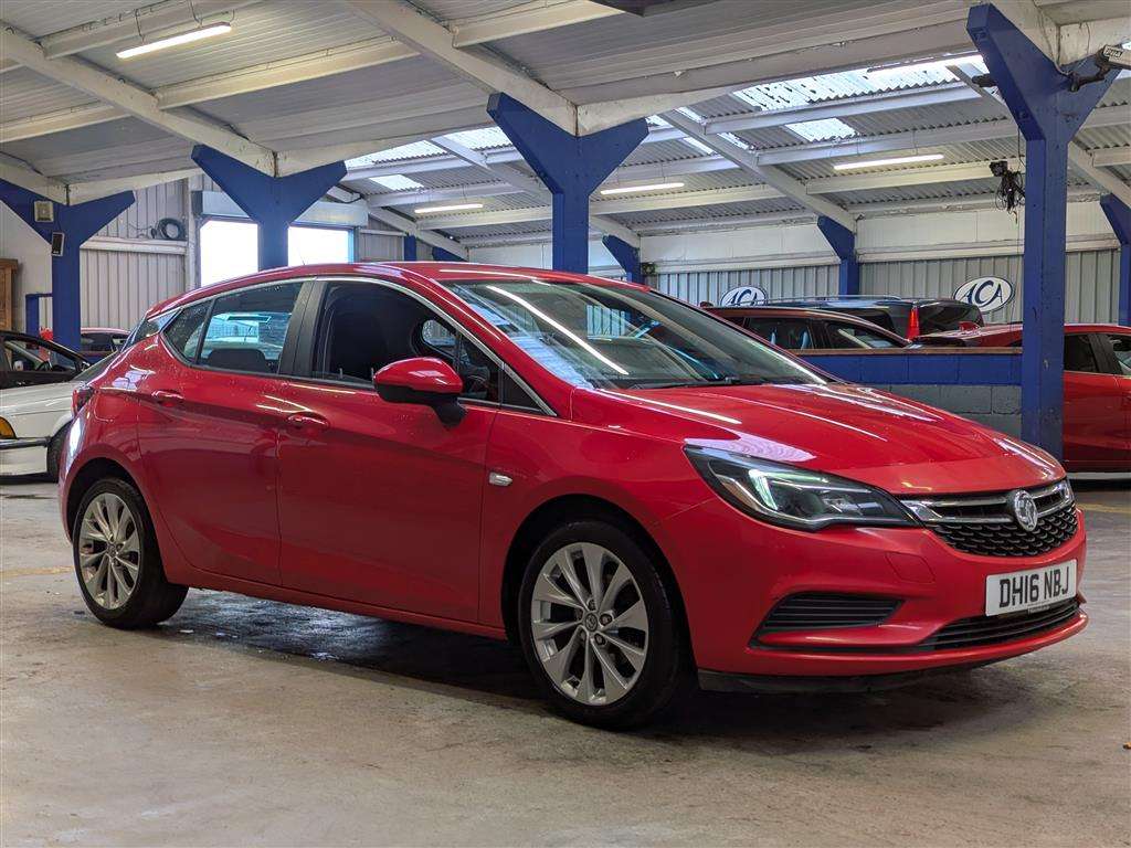 <p>2016 VAUXHALL ASTRA DESIGN</p>