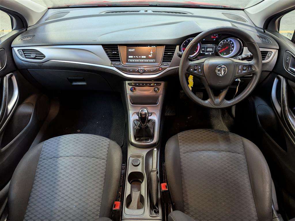 <p>2016 VAUXHALL ASTRA DESIGN</p>