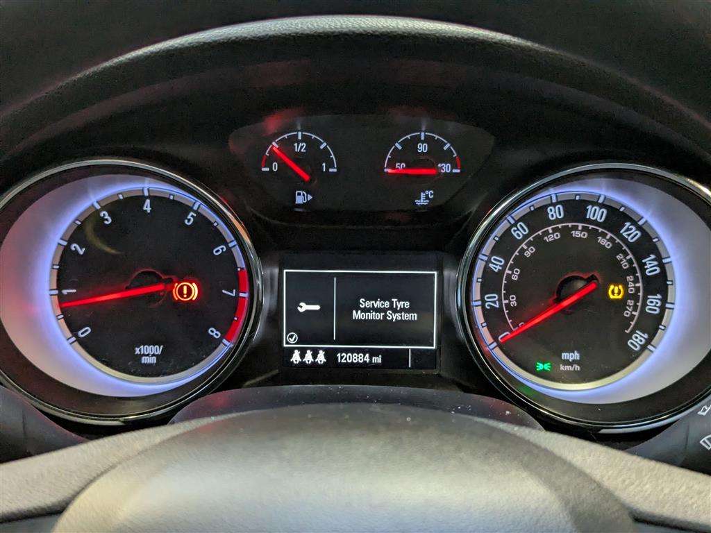 <p>2016 VAUXHALL ASTRA DESIGN</p>