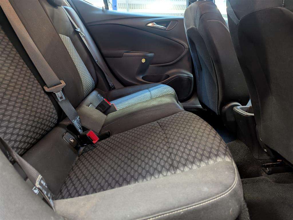 <p>2016 VAUXHALL ASTRA DESIGN</p>