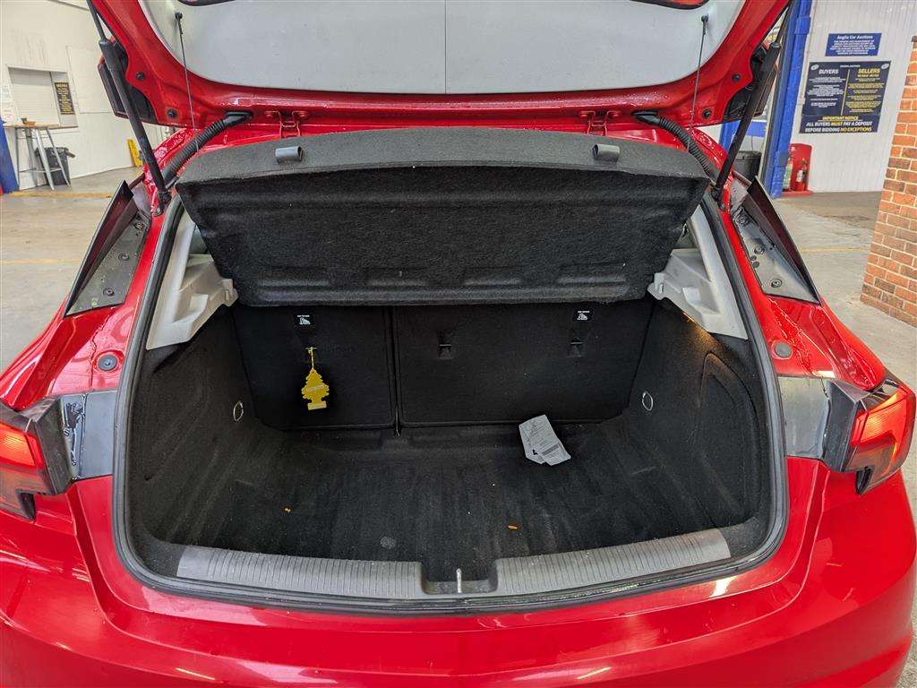 <p>2016 VAUXHALL ASTRA DESIGN</p>