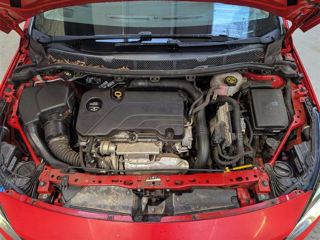 <p>2016 VAUXHALL ASTRA DESIGN</p>