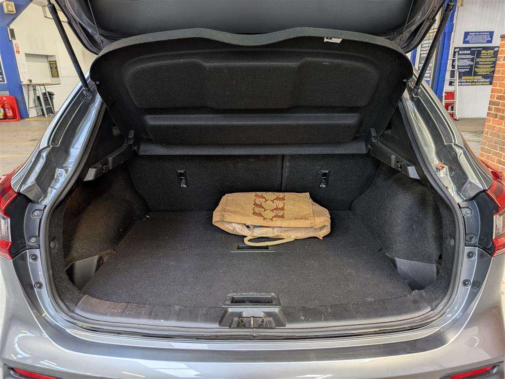 <p>2019 NISSAN QASHQAI **SOLD</p>