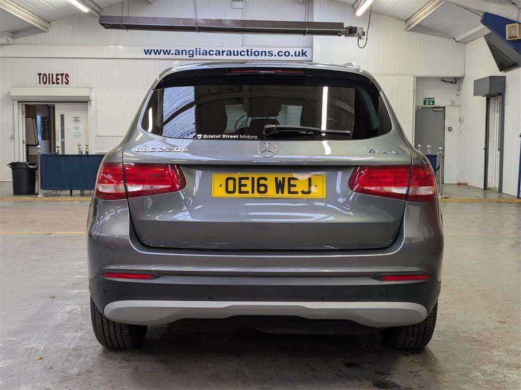 <p>2016 MERCEDES-BENZ GLC 220 D 4MATIC SE EXEC</p>
