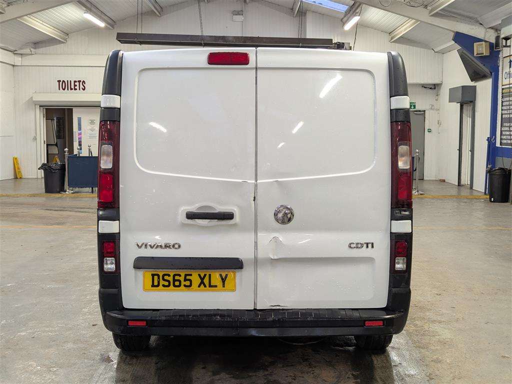 <p>2015 VAUXHALL VIVARO **SOLD</p>