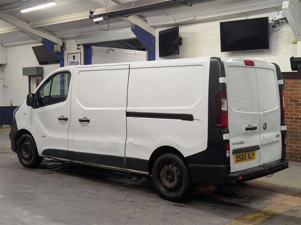 <p>2015 VAUXHALL VIVARO **SOLD</p>