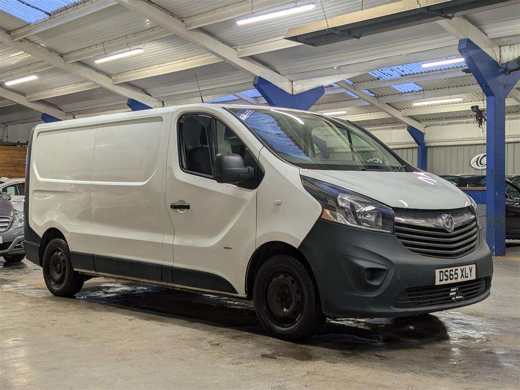 <p>2015 VAUXHALL VIVARO **SOLD</p>
