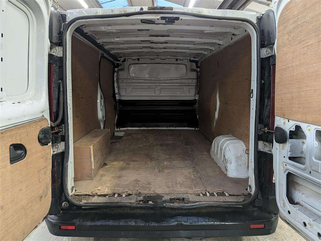 <p>2015 VAUXHALL VIVARO **SOLD</p>