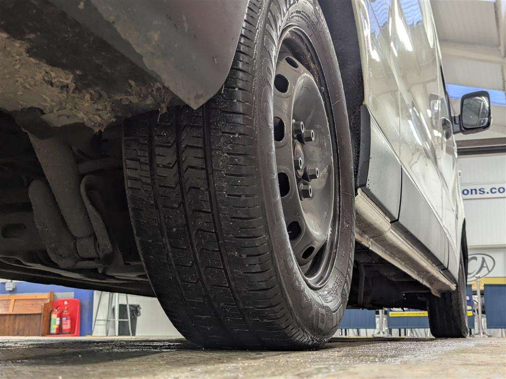 <p>2015 VAUXHALL VIVARO **SOLD</p>