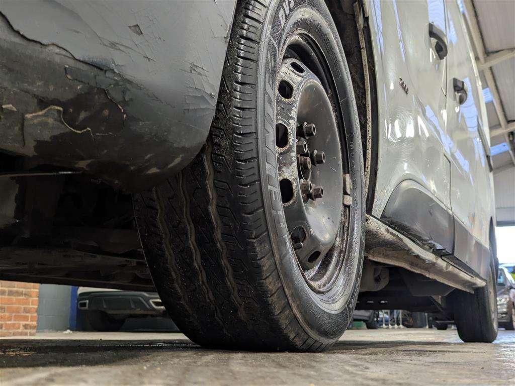 <p>2015 VAUXHALL VIVARO **SOLD</p>