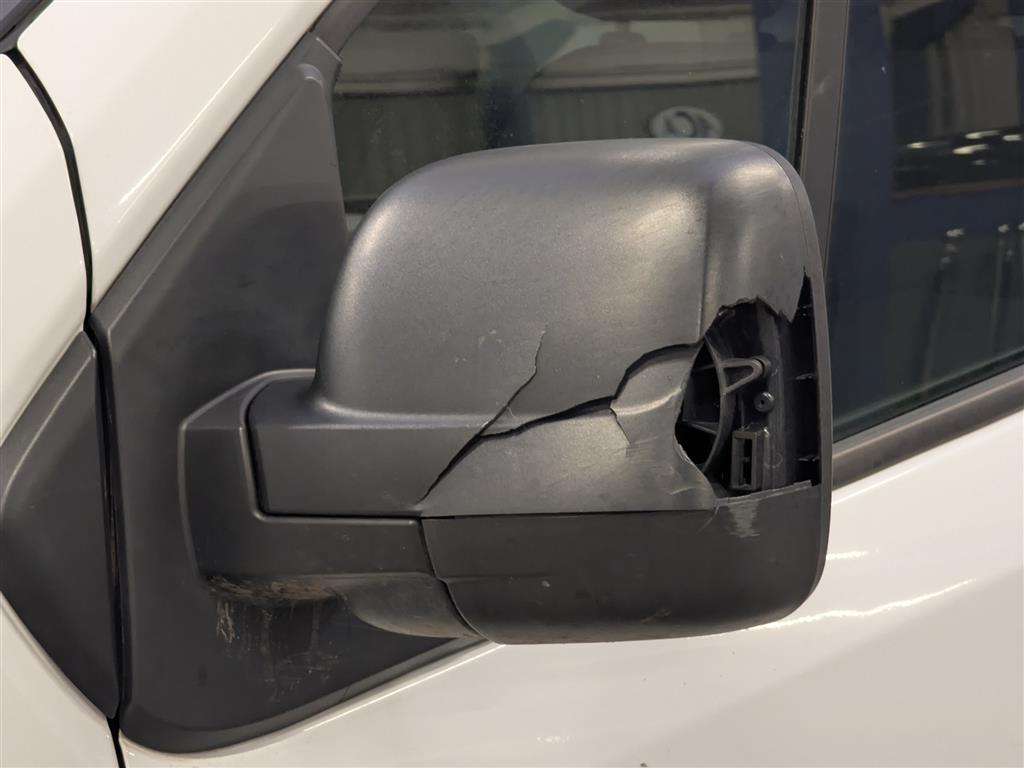 <p>2015 VAUXHALL VIVARO **SOLD</p>