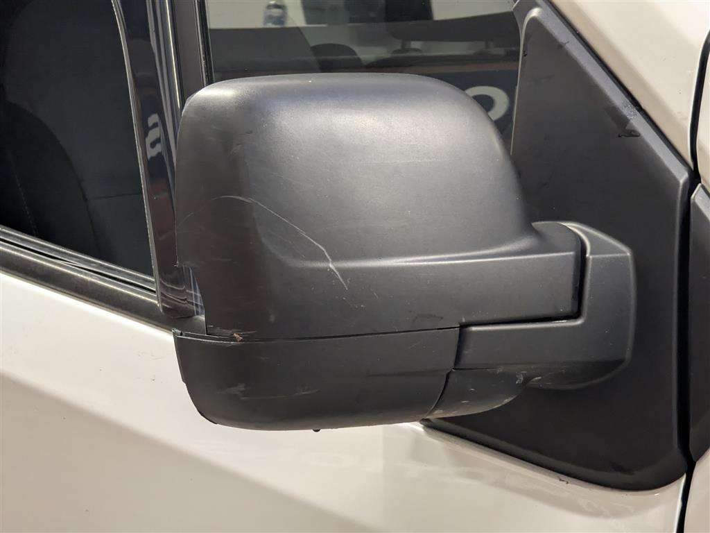 <p>2015 VAUXHALL VIVARO **SOLD</p>