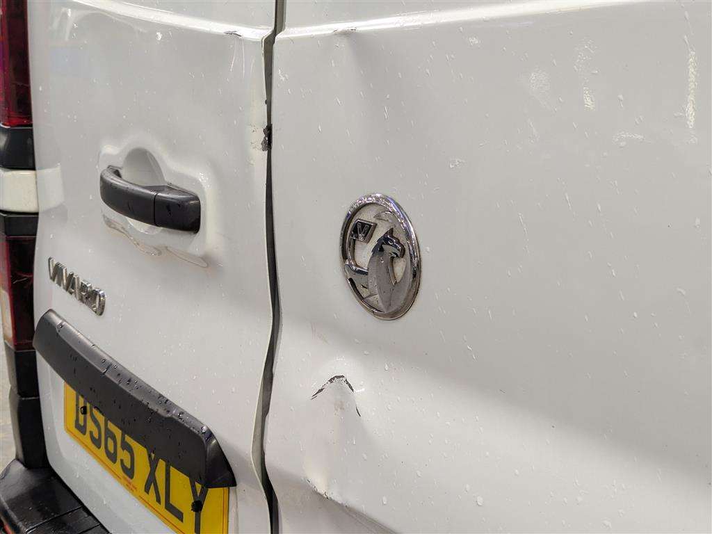 <p>2015 VAUXHALL VIVARO **SOLD</p>