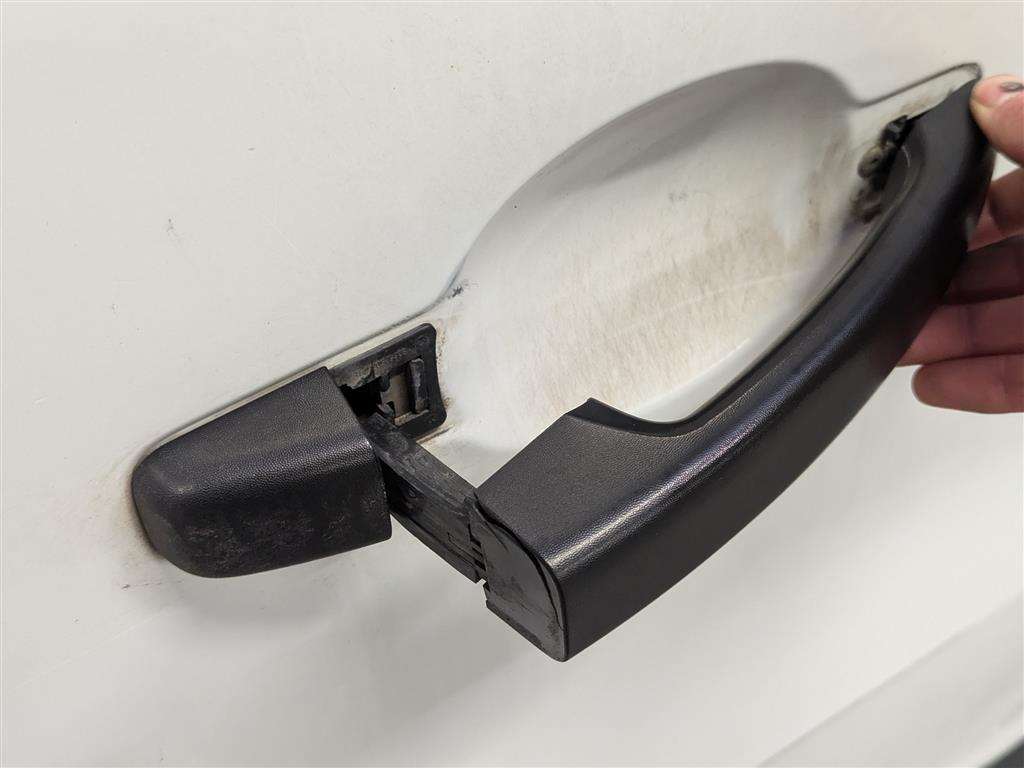 <p>2015 VAUXHALL VIVARO **SOLD</p>