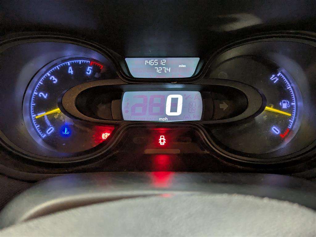 <p>2015 VAUXHALL VIVARO **SOLD</p>