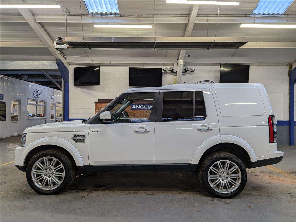<p>2015 LAND ROVER DISCOVERY HSE SDV6 AUTO</p>
