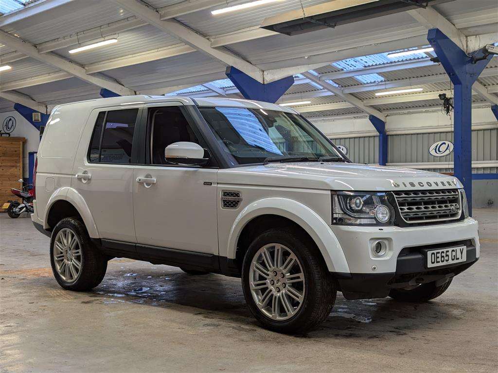 <p>2015 LAND ROVER DISCOVERY HSE SDV6 AUTO</p>