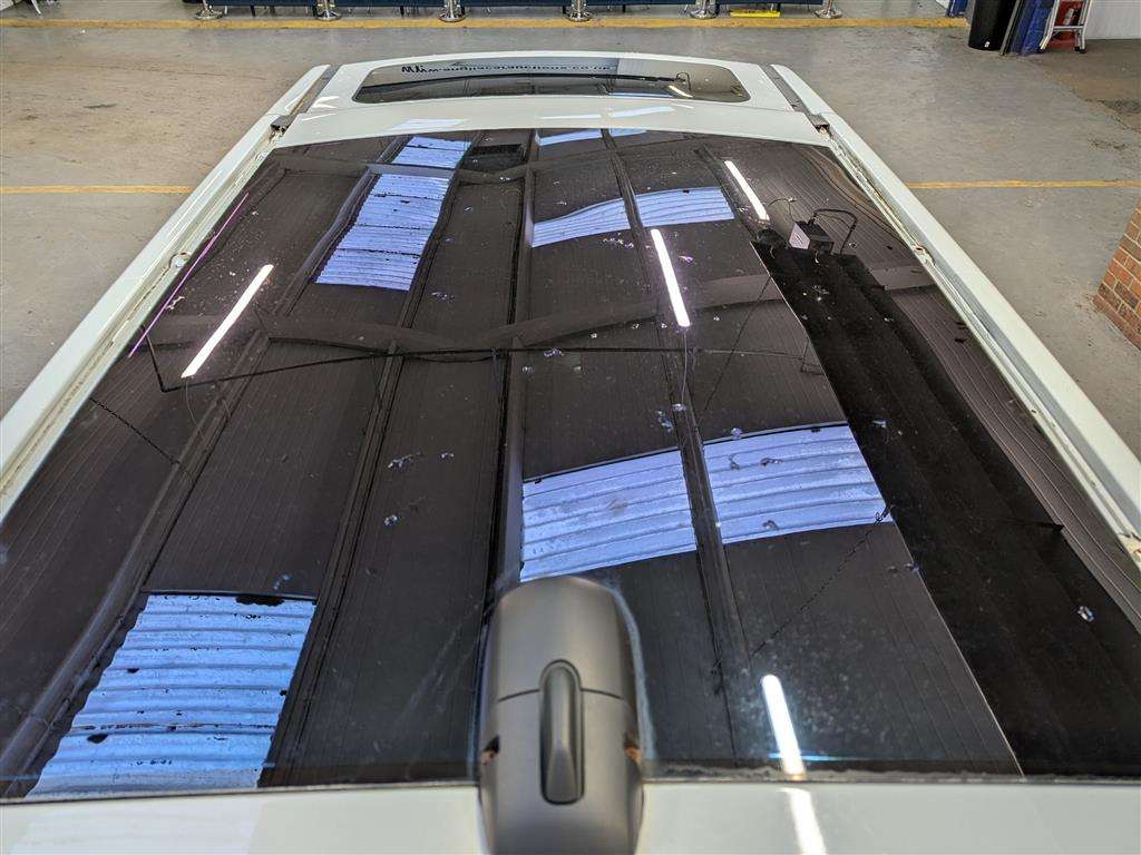 <p>2015 LAND ROVER DISCOVERY HSE SDV6 AUTO</p>