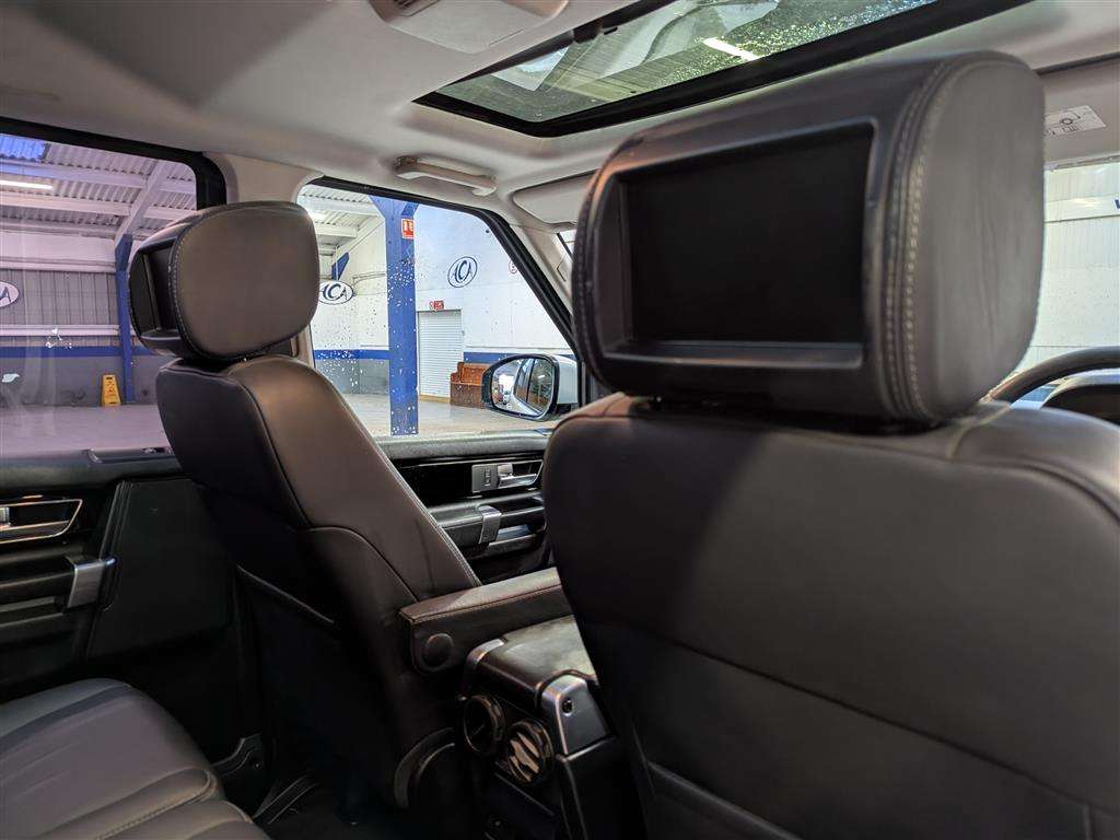 <p>2015 LAND ROVER DISCOVERY HSE SDV6 AUTO</p>