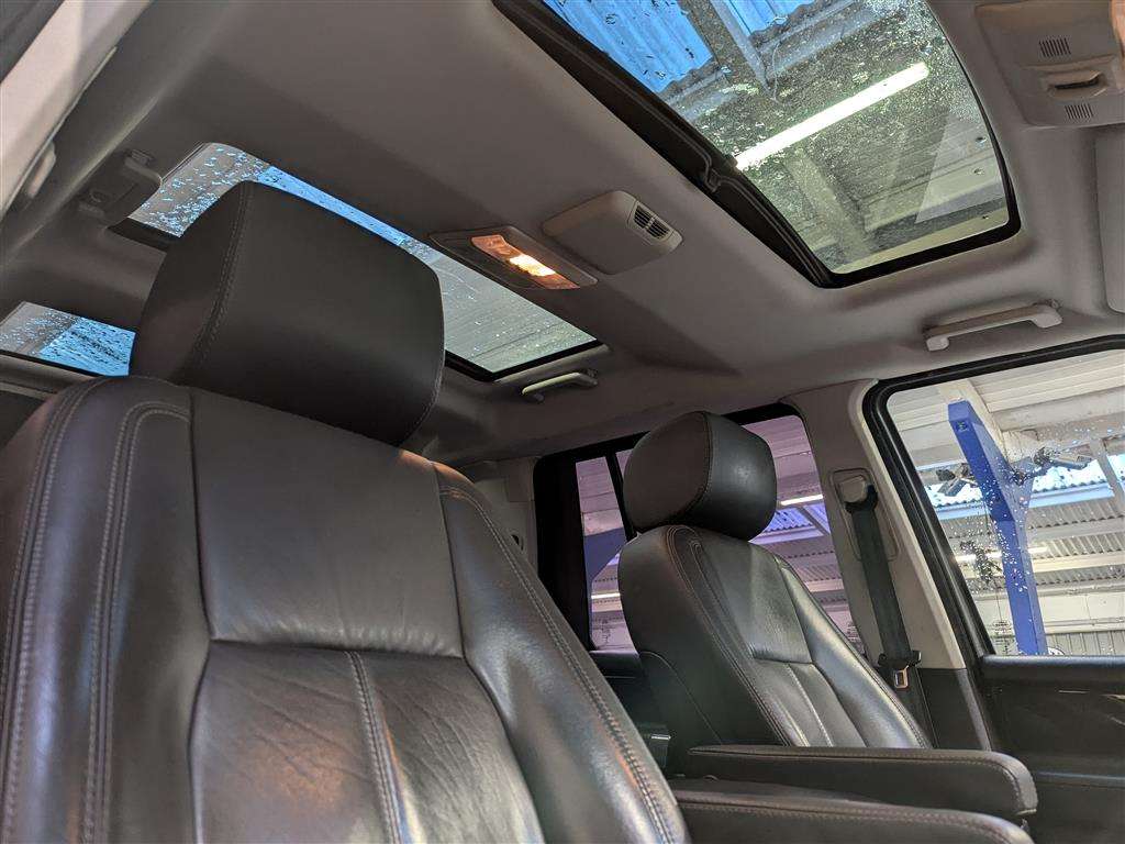 <p>2015 LAND ROVER DISCOVERY HSE SDV6 AUTO</p>