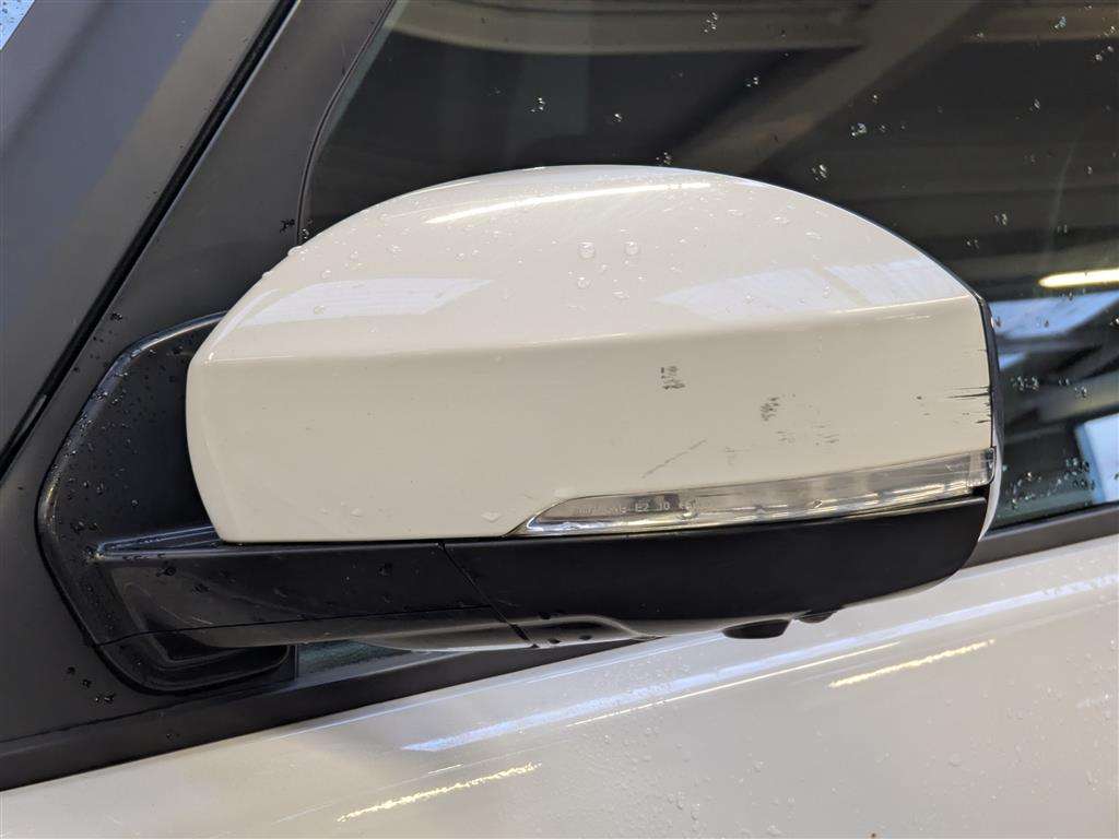 <p>2015 LAND ROVER DISCOVERY HSE SDV6 AUTO</p>