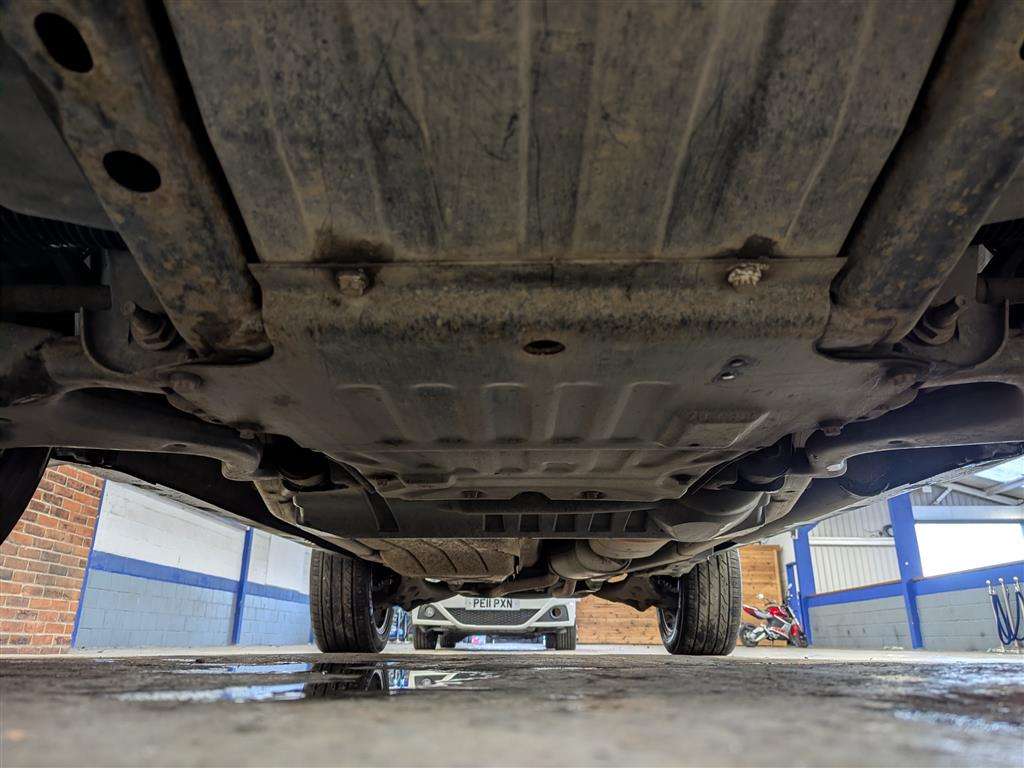 <p>2015 LAND ROVER DISCOVERY HSE SDV6 AUTO</p>