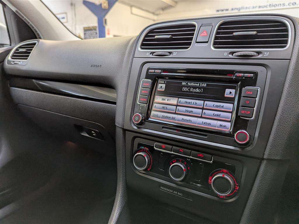 <p>2011 VOLKSWAGEN GOLF MATCH TDI BLUETECH</p>