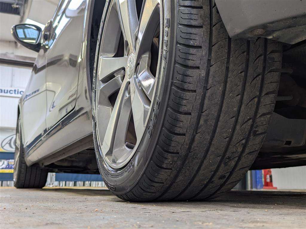 <p>2014 PEUGEOT 308 ALLURE THP</p>