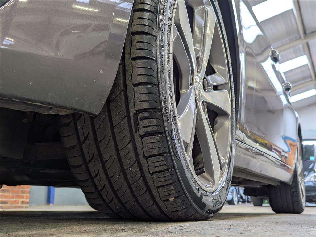 <p>2014 PEUGEOT 308 ALLURE THP</p>