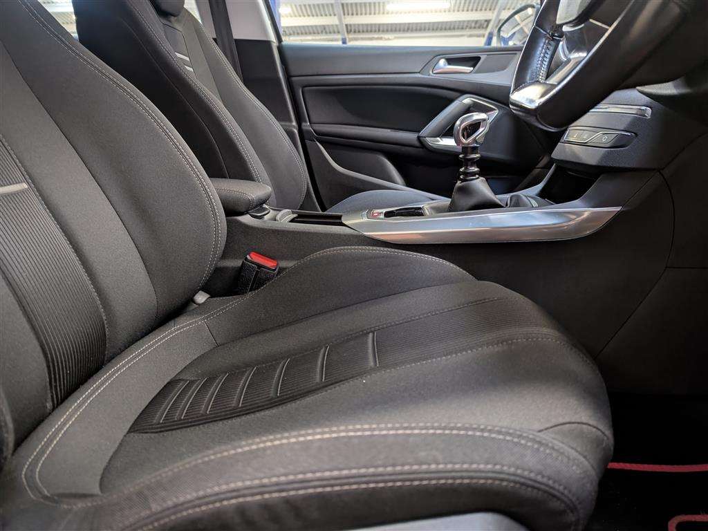 <p>2014 PEUGEOT 308 ALLURE THP</p>