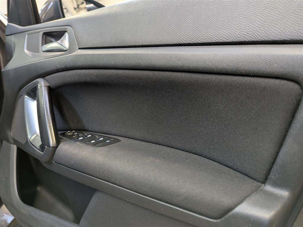 <p>2014 PEUGEOT 308 ALLURE THP</p>