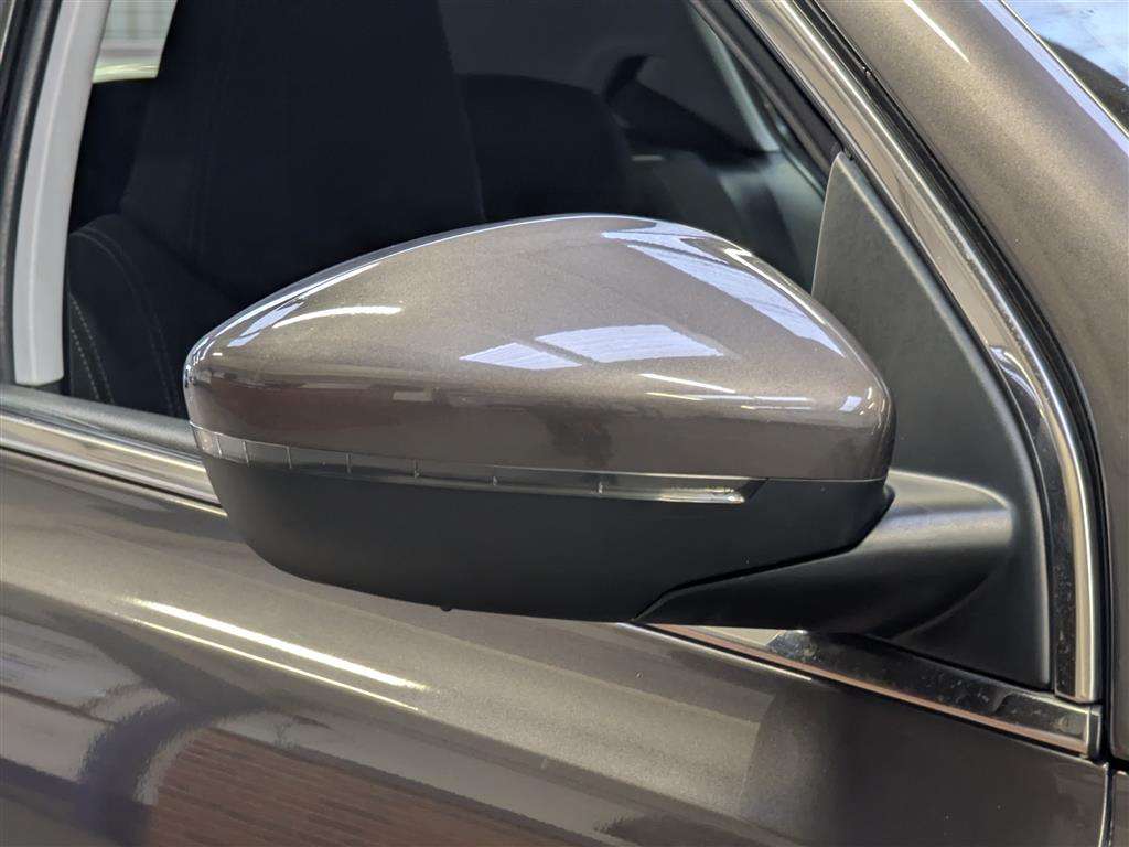 <p>2014 PEUGEOT 308 ALLURE THP</p>