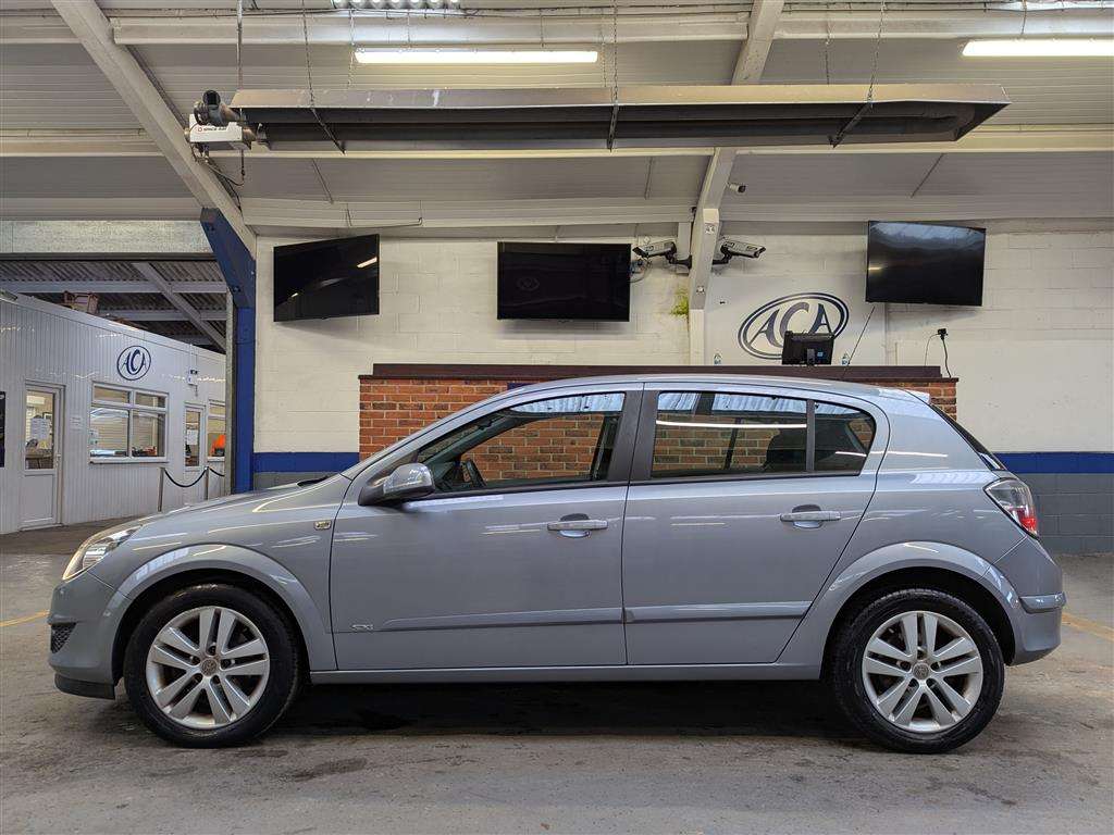 <p>2008 VAUXHALL ASTRA SXI</p>