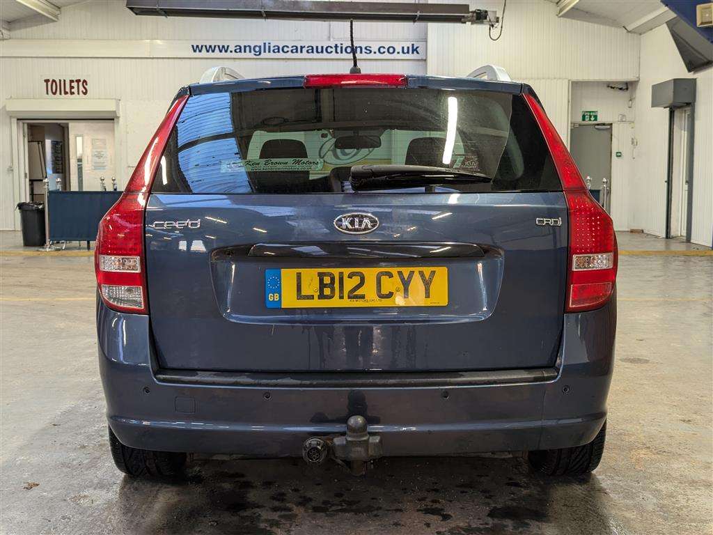 <p>2012 KIA CEED 3 CRDI</p>