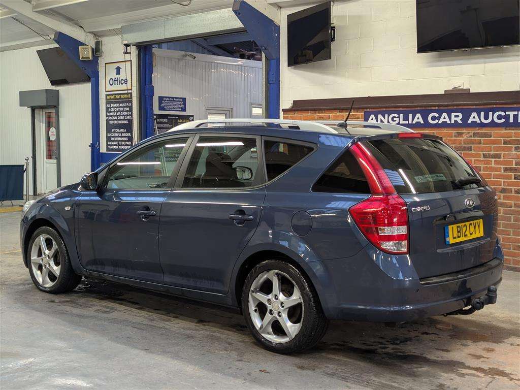 <p>2012 KIA CEED 3 CRDI</p>