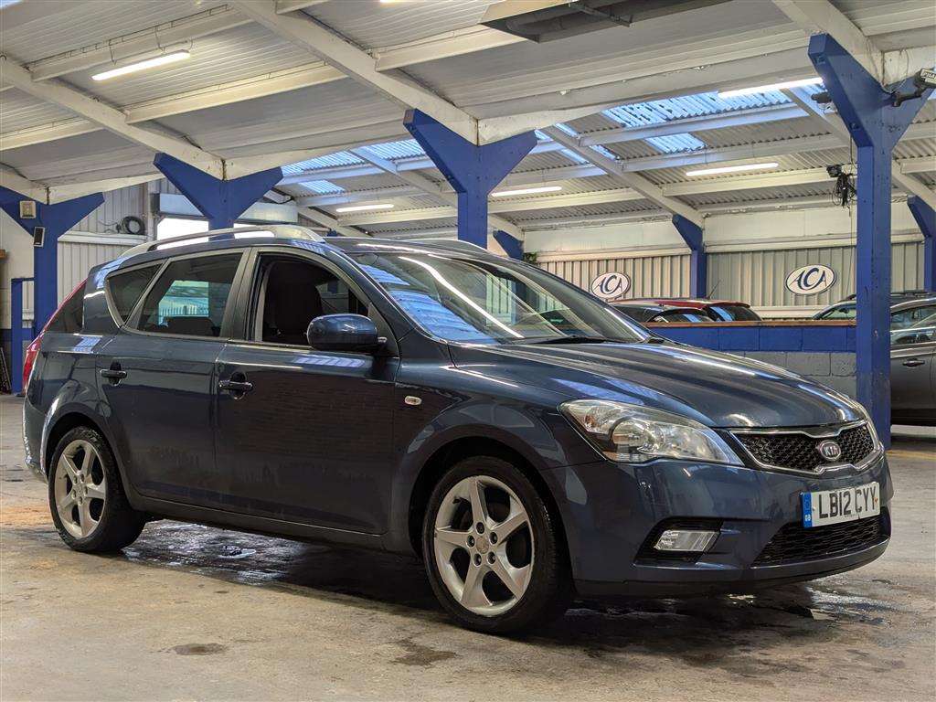 <p>2012 KIA CEED 3 CRDI</p>